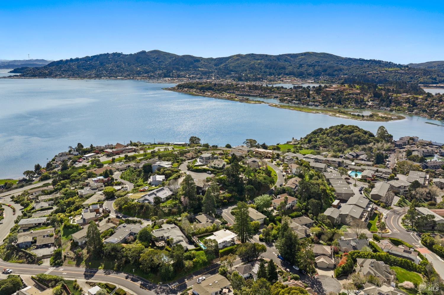 Detail Gallery Image 49 of 55 For 34 Southridge Dr, Tiburon,  CA 94920 - 4 Beds | 3/1 Baths