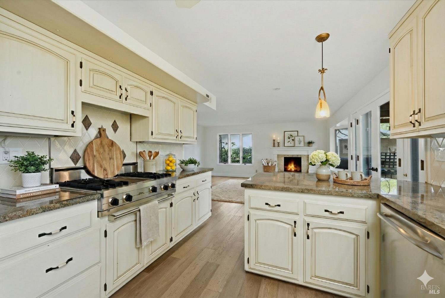 Detail Gallery Image 13 of 53 For 4078 Tokay Dr, Napa,  CA 94558 - 4 Beds | 2/1 Baths