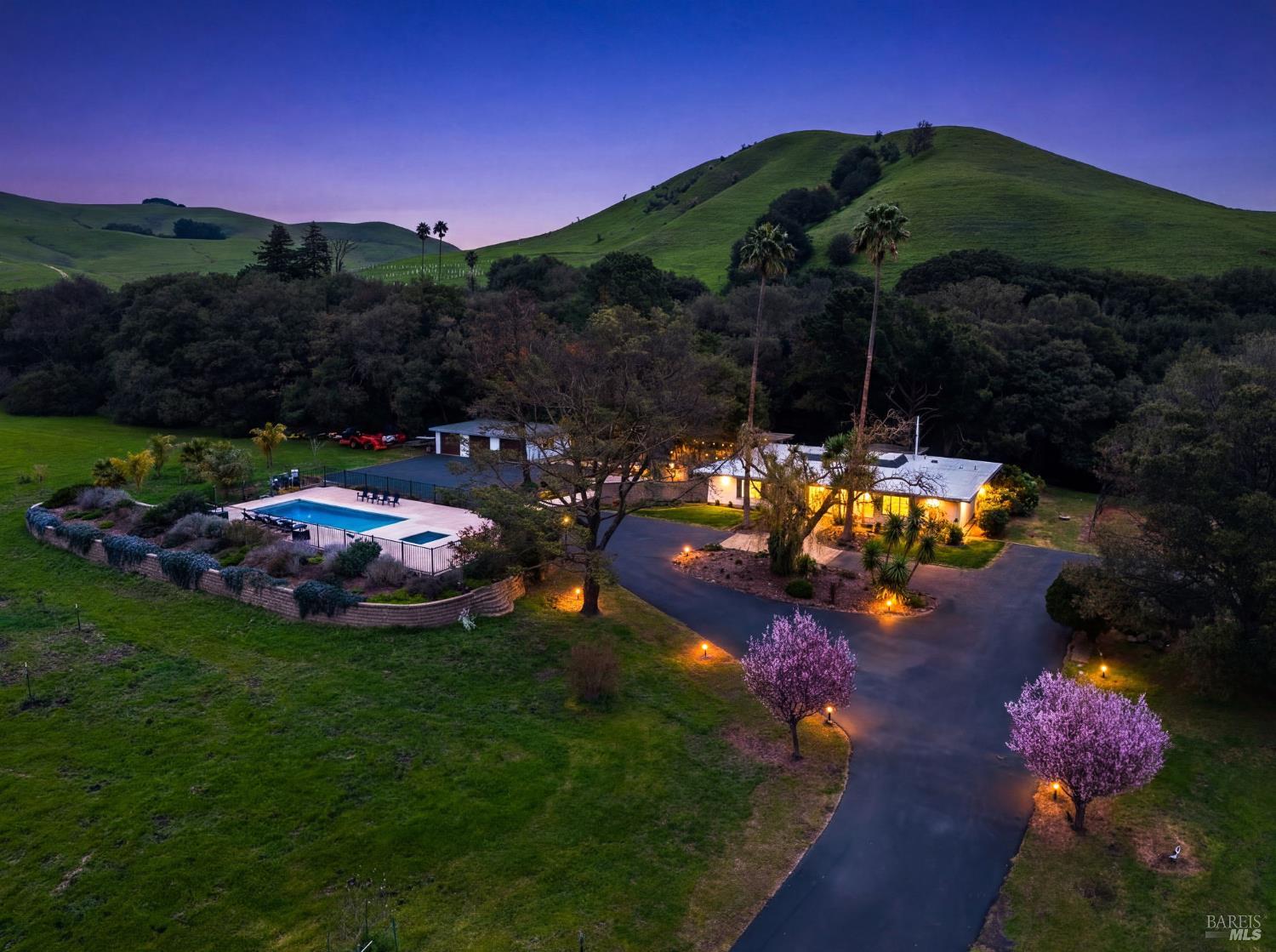 Detail Gallery Image 5 of 69 For 3534 Spurs Trl, American Canyon,  CA 94503 - 4 Beds | 2 Baths