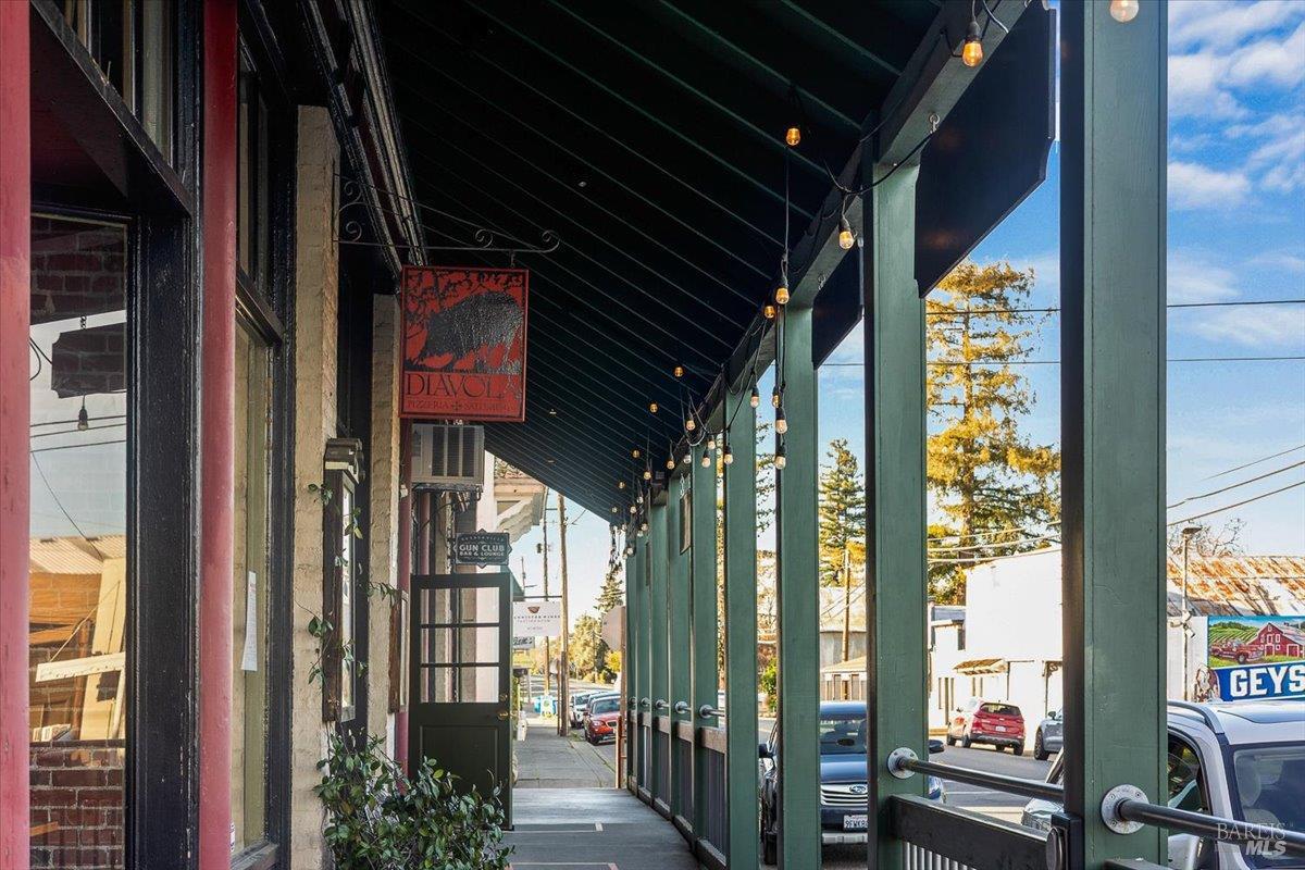 Detail Gallery Image 34 of 36 For 75 Ca-128 Hwy, Geyserville,  CA 95441 - 3 Beds | 2 Baths