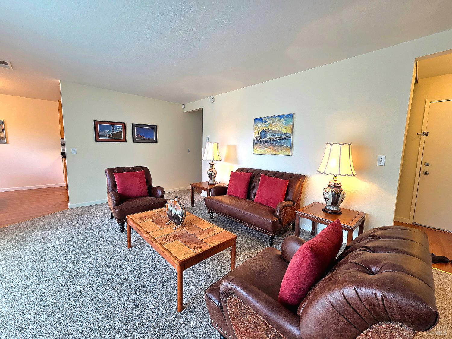 Detail Gallery Image 7 of 16 For 900 Cambridge Dr #122,  Benicia,  CA 94510 - 2 Beds | 1 Baths