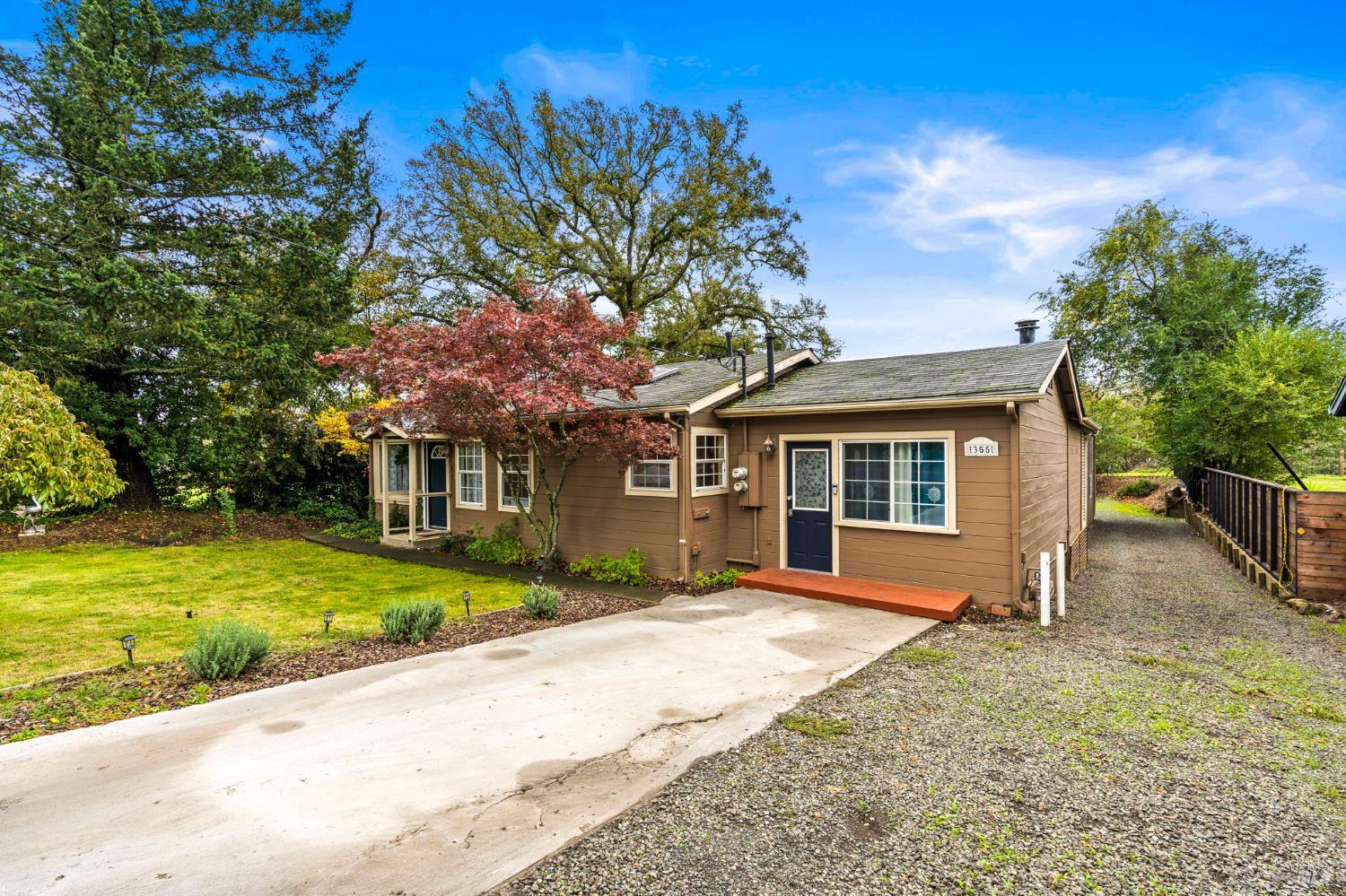 Detail Gallery Image 3 of 36 For 355 Sky Oaks Dr, Angwin,  CA 94508 - 5 Beds | 3 Baths