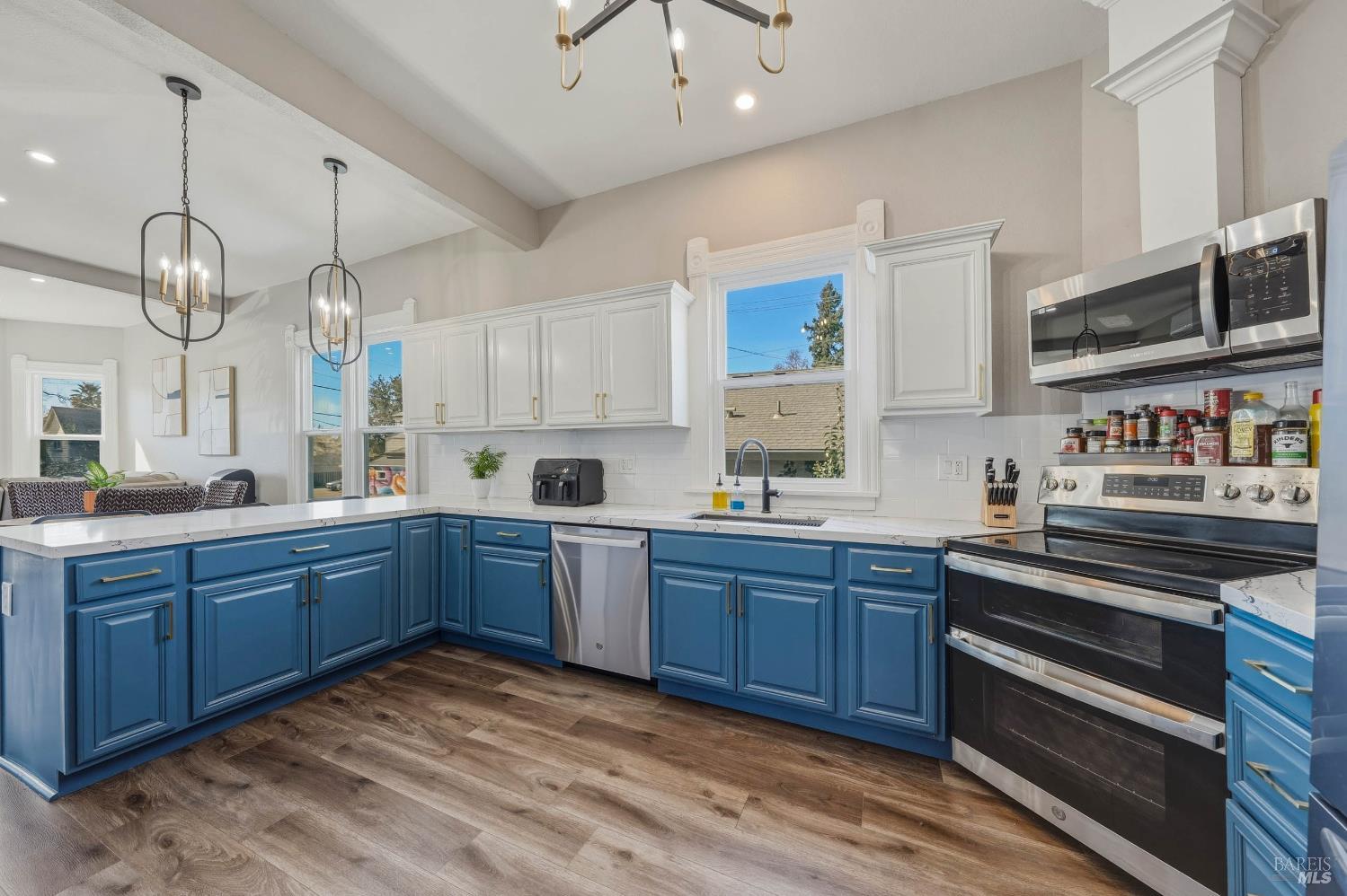 Detail Gallery Image 10 of 33 For 107 Sebastopol Ave, Santa Rosa,  CA 95407 - 4 Beds | 3/1 Baths