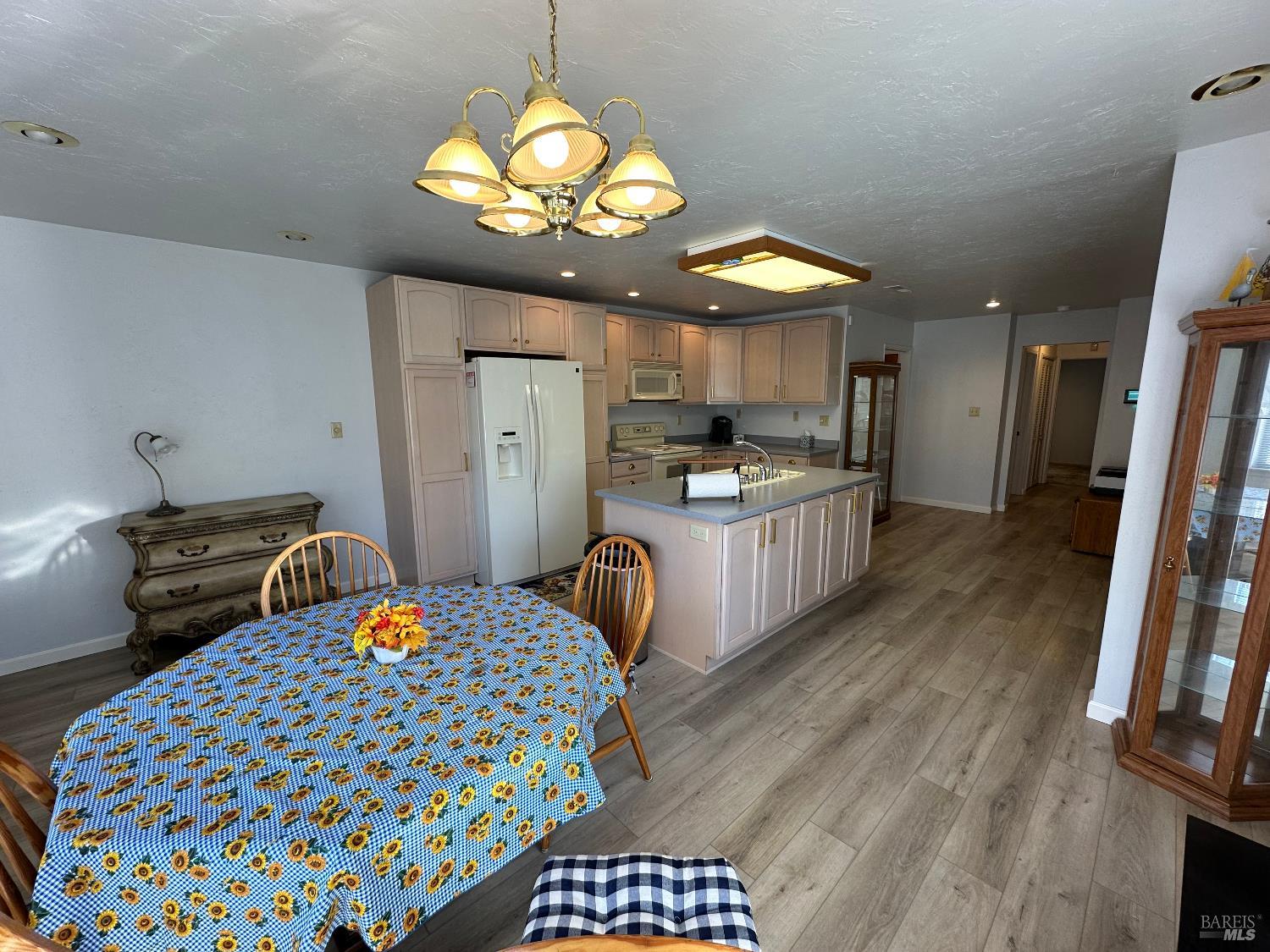 Detail Gallery Image 6 of 20 For 12945 Lakeland St #1,  Clearlake Oaks,  CA 95423 - 2 Beds | 2 Baths