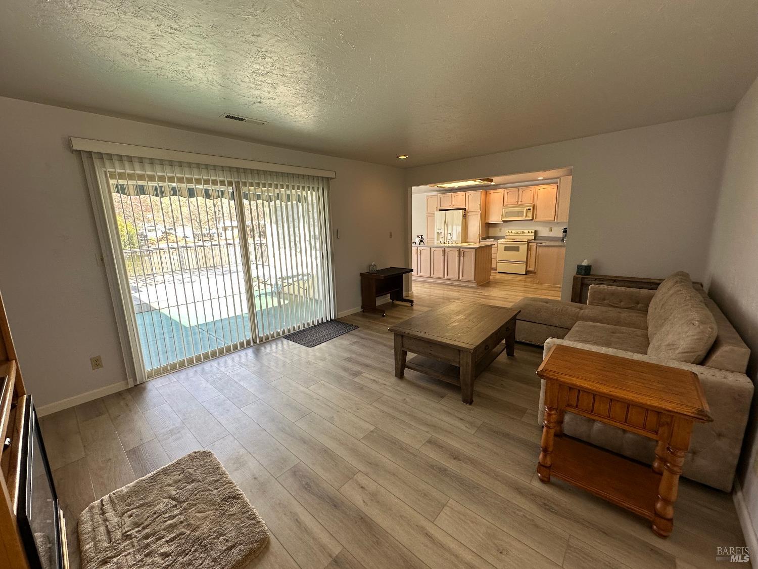 Detail Gallery Image 5 of 20 For 12945 Lakeland St #1,  Clearlake Oaks,  CA 95423 - 2 Beds | 2 Baths