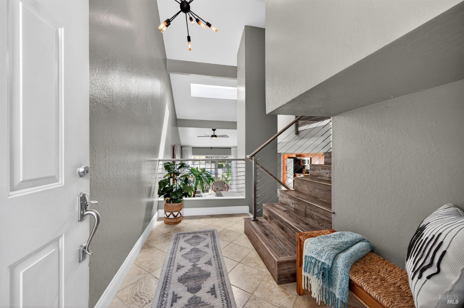 Detail Gallery Image 9 of 37 For 195 E B St, Benicia,  CA 94510 - 3 Beds | 2/1 Baths