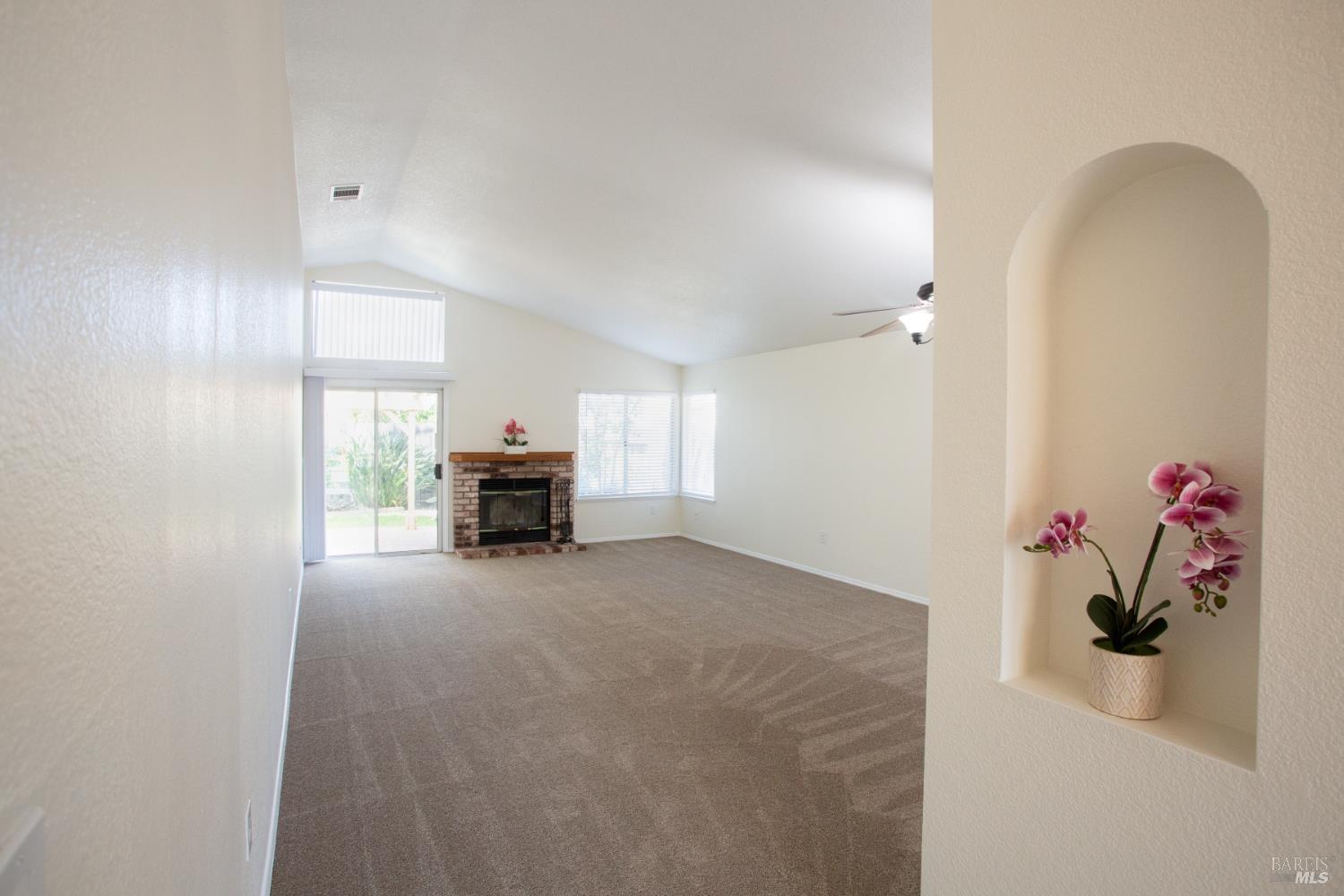 Detail Gallery Image 5 of 54 For 767 Raven Dr, Vacaville,  CA 95687 - 3 Beds | 2 Baths