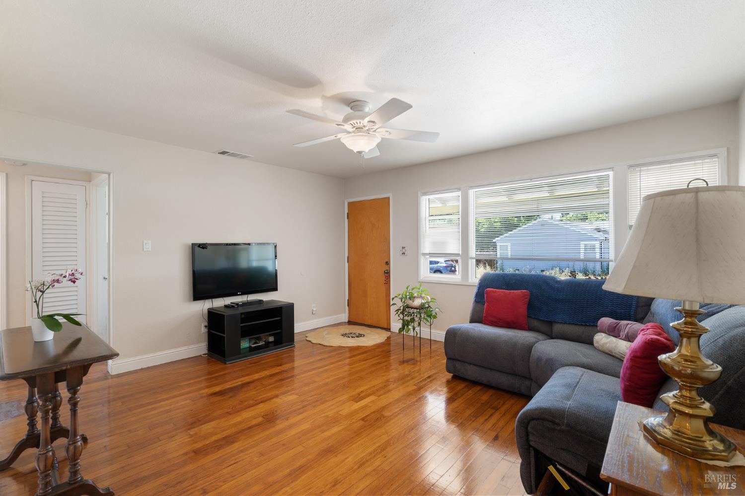 Detail Gallery Image 4 of 31 For 1213 Hale St, Vallejo,  CA 94591 - 3 Beds | 1 Baths