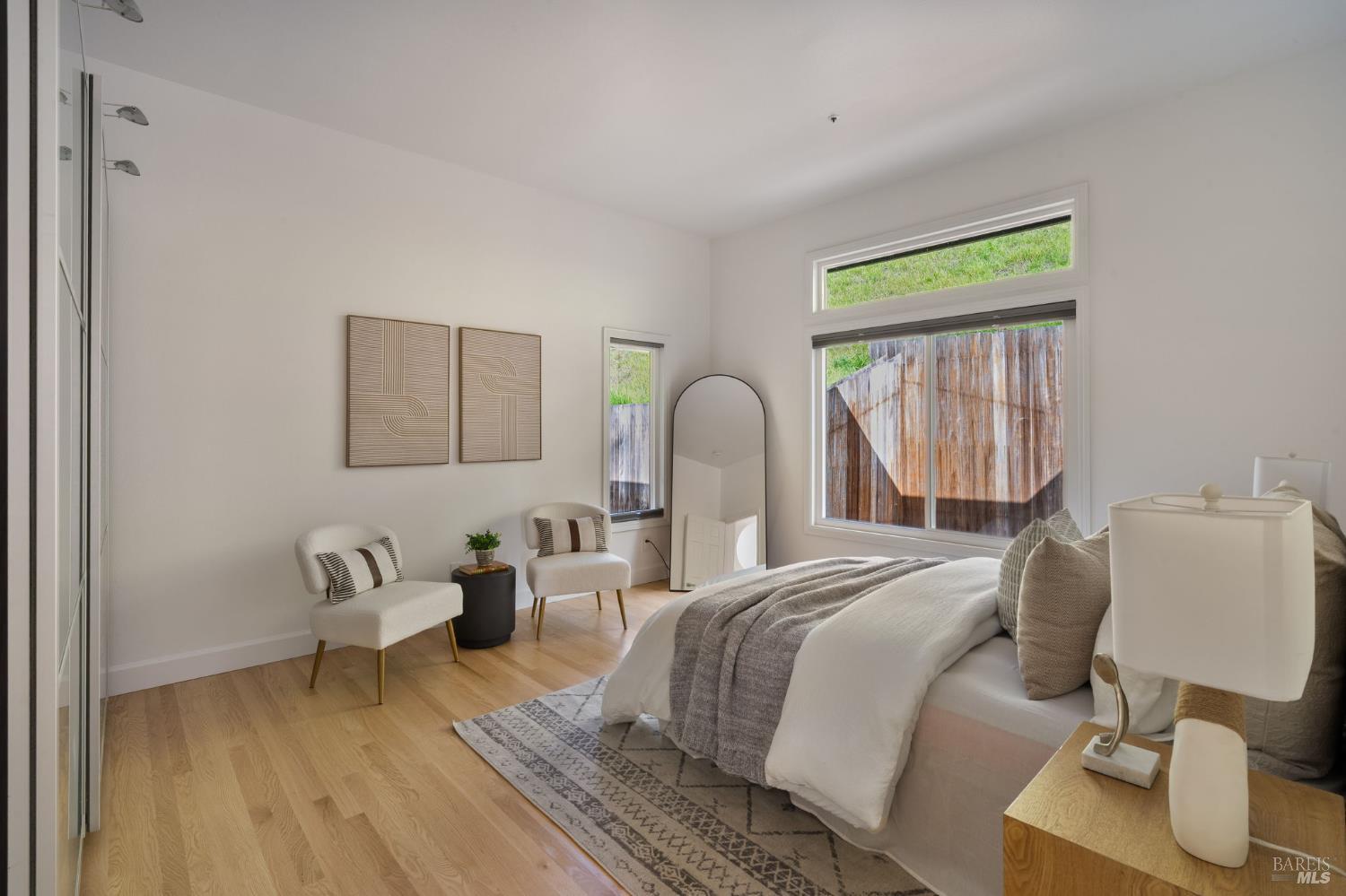 Detail Gallery Image 31 of 48 For 174 Main Dr, San Rafael,  CA 94901 - 5 Beds | 2/2 Baths