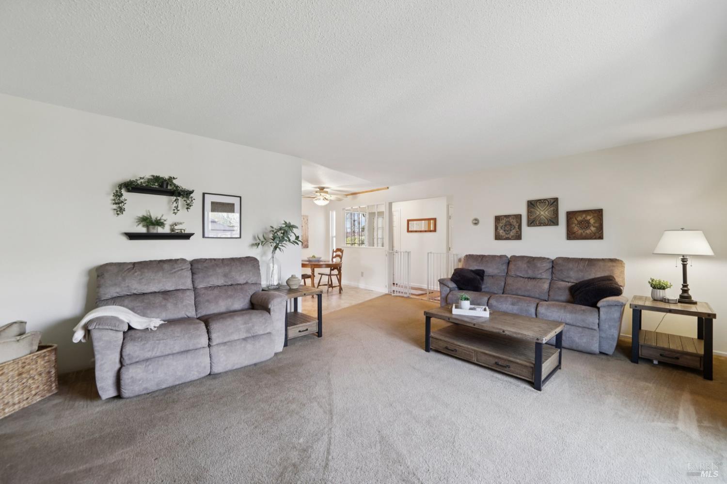 Detail Gallery Image 5 of 27 For 7070 Almond St, Rohnert Park,  CA 94928 - 3 Beds | 2 Baths