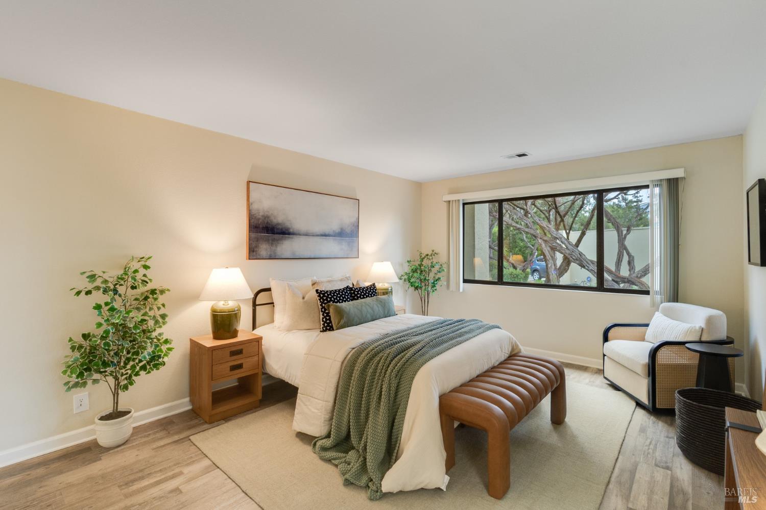 Detail Gallery Image 23 of 48 For 1474 London Cir, Benicia,  CA 94510 - 2 Beds | 2 Baths