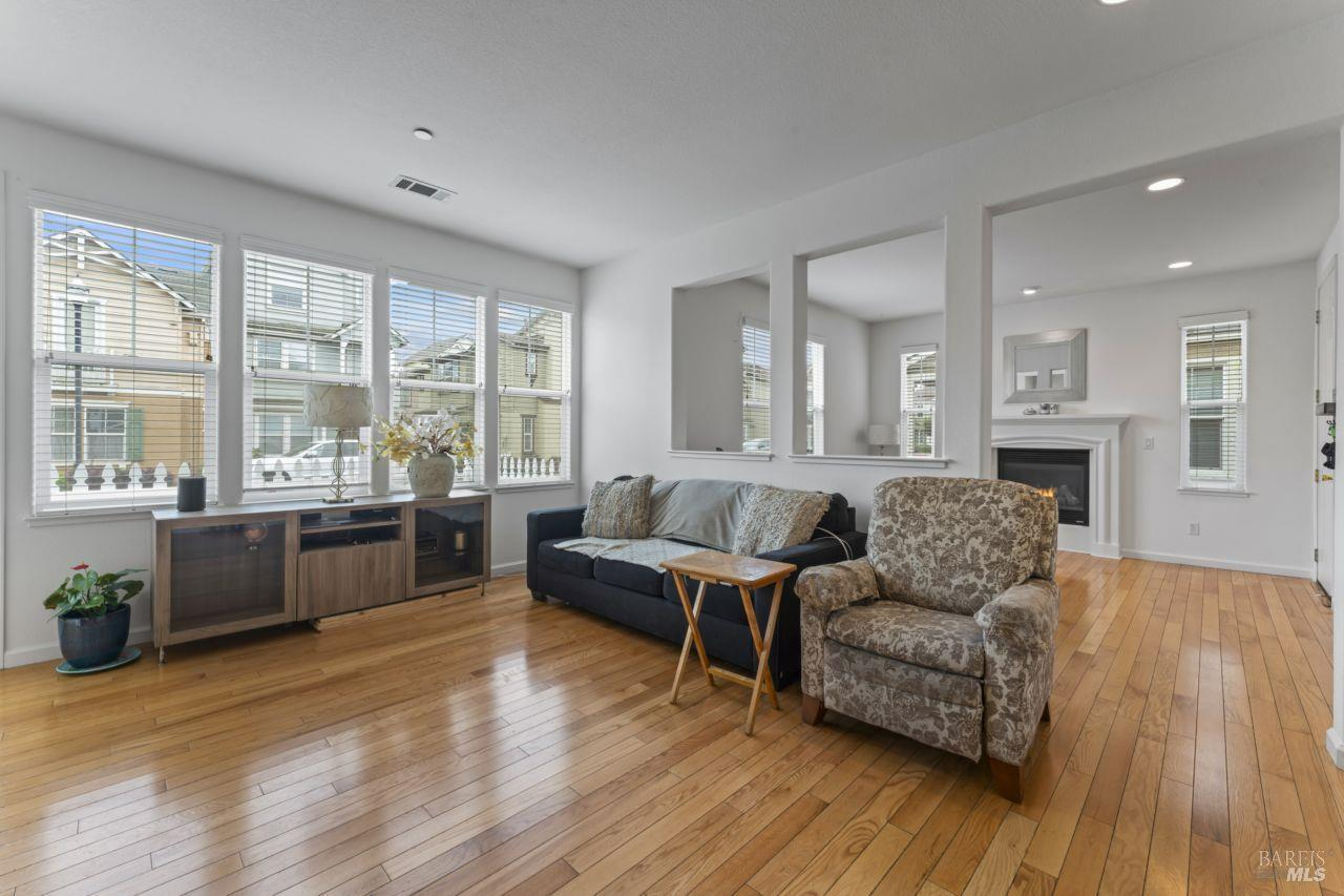 Detail Gallery Image 12 of 25 For 865 Citation Ct, Napa,  CA 94559 - 3 Beds | 2/1 Baths