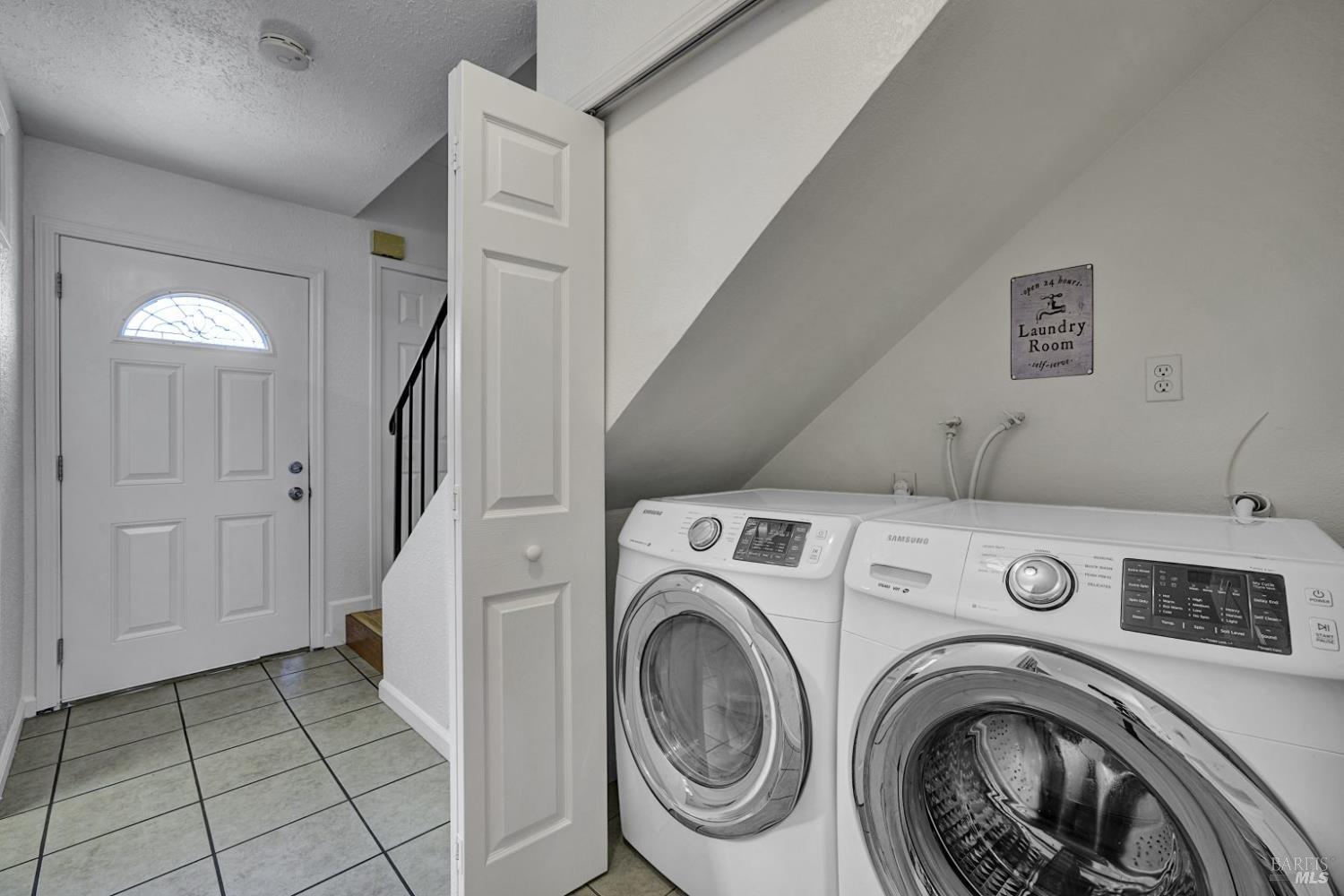 Detail Gallery Image 13 of 33 For 735 Racquet Club Cir, Rohnert Park,  CA 94928 - 2 Beds | 1/1 Baths