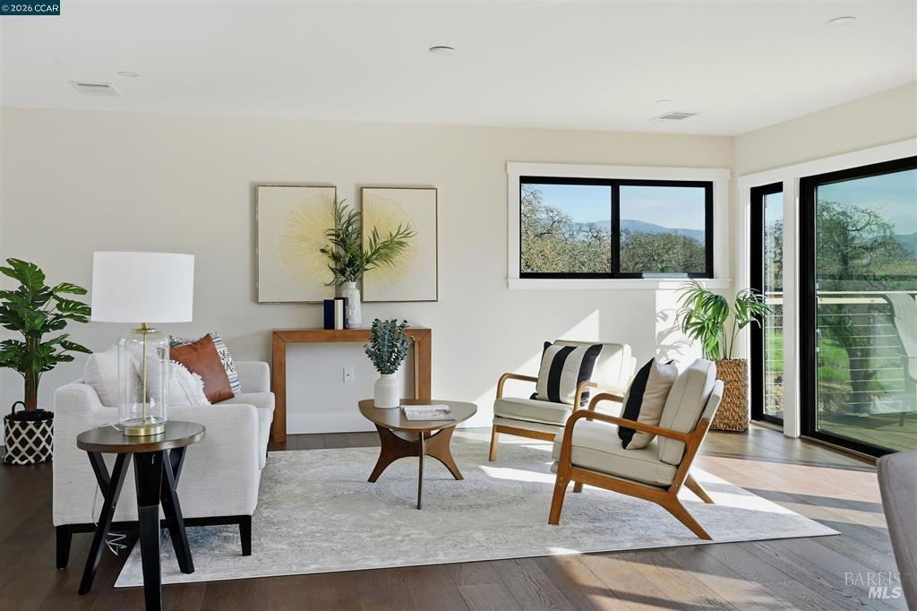 Detail Gallery Image 31 of 55 For 2087 1st Ave, Napa,  CA 94558 - 4 Beds | 2 Baths