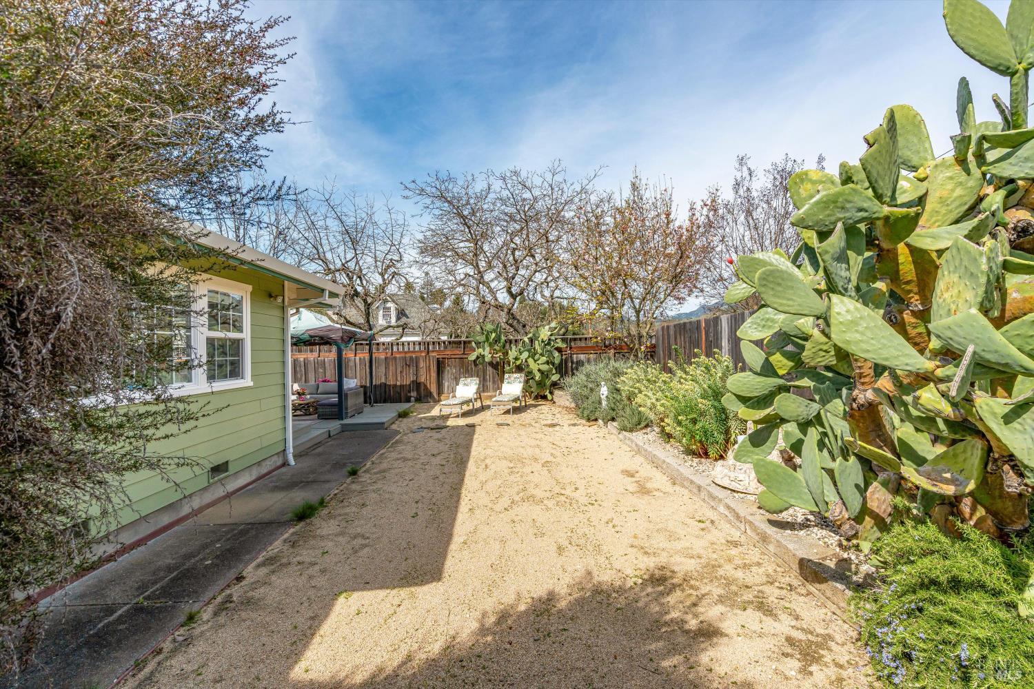 Detail Gallery Image 28 of 30 For 1911 Emerald Dr, Calistoga,  CA 94515 - 3 Beds | 2 Baths