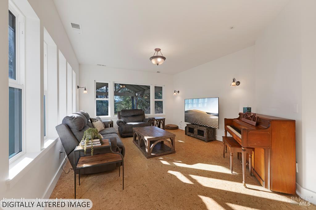 Detail Gallery Image 13 of 39 For 801 Samantha Ct, Healdsburg,  CA 95448 - 5 Beds | 4 Baths