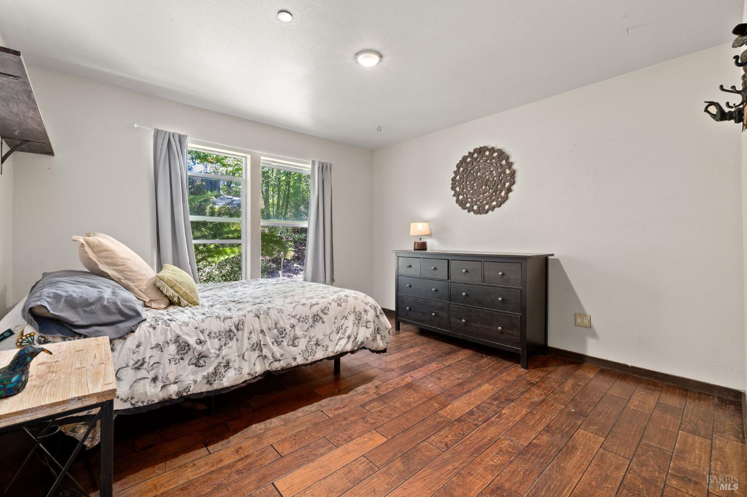 Detail Gallery Image 12 of 53 For 9935 Occidental Rd, Sebastopol,  CA 95472 - 3 Beds | 3 Baths