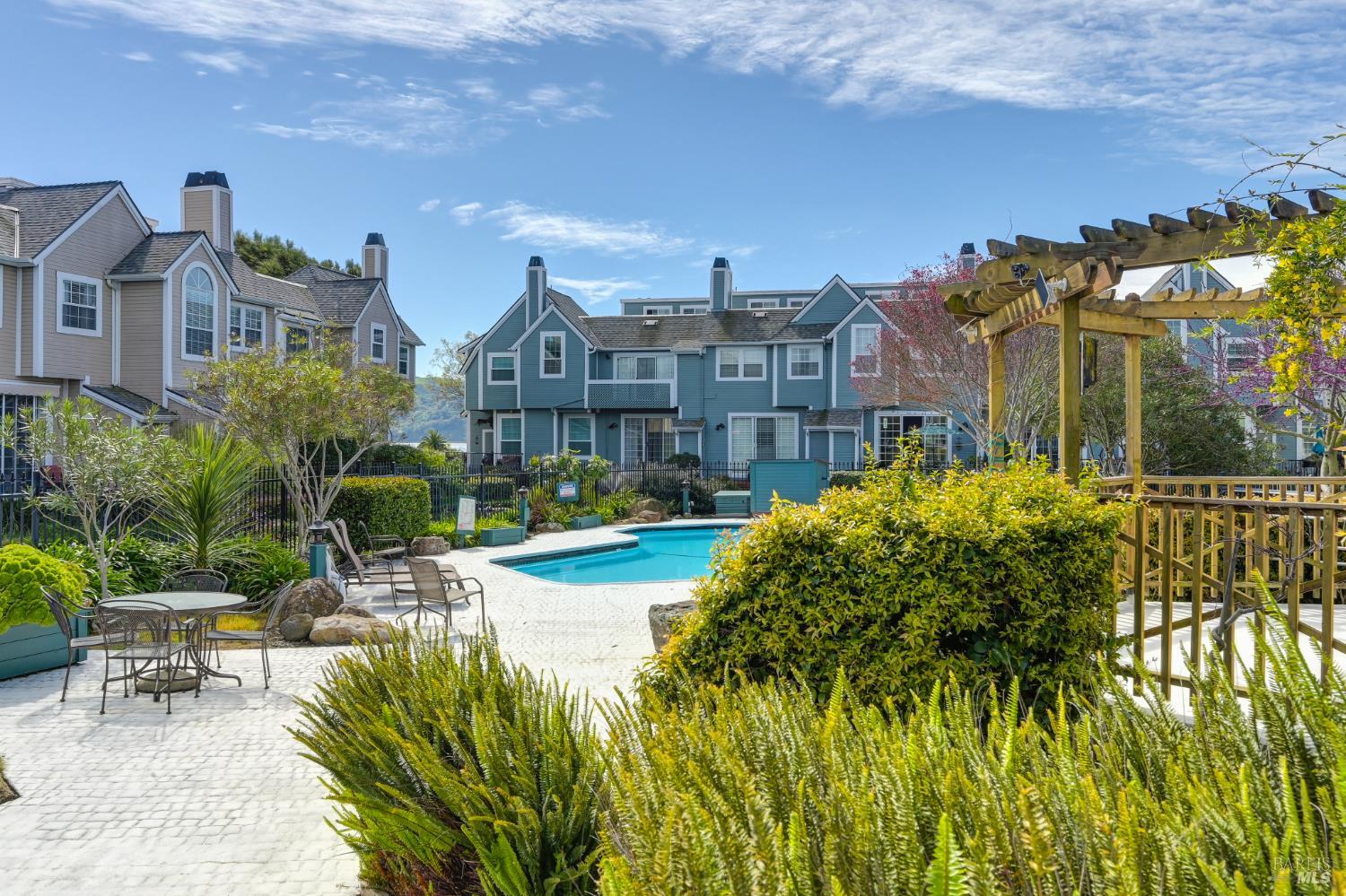 Detail Gallery Image 29 of 37 For 195 E B St, Benicia,  CA 94510 - 3 Beds | 2/1 Baths