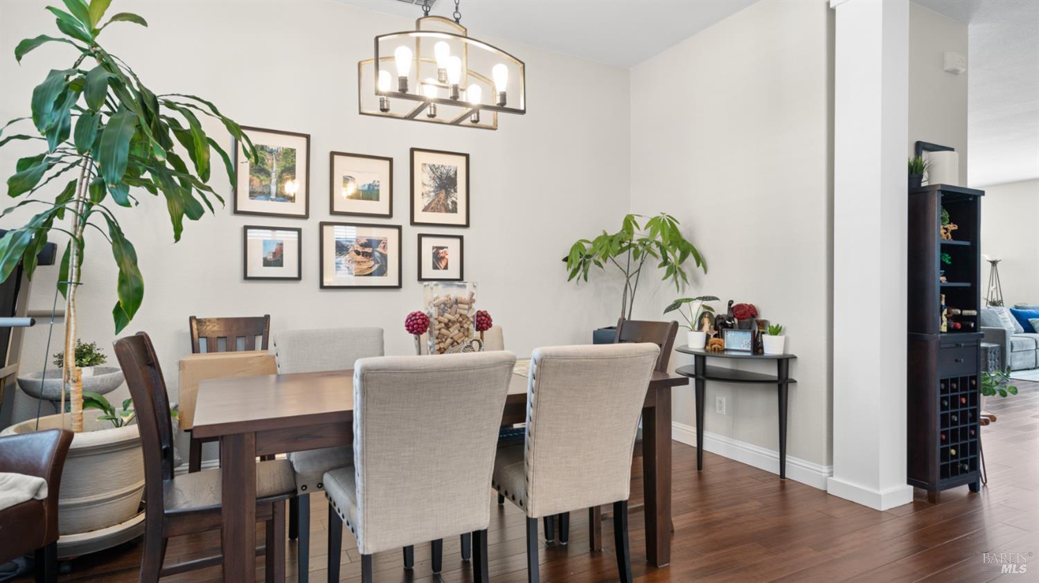 Detail Gallery Image 9 of 62 For 1803 Sanger Peak Way, Antioch,  CA 94531 - 4 Beds | 2/1 Baths