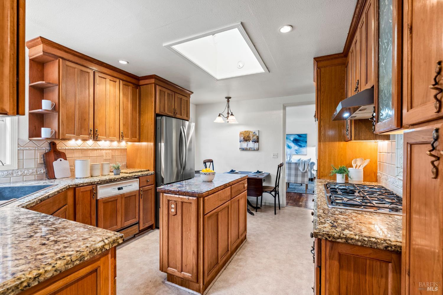 Detail Gallery Image 14 of 36 For 355 Sky Oaks Dr, Angwin,  CA 94508 - 5 Beds | 3 Baths