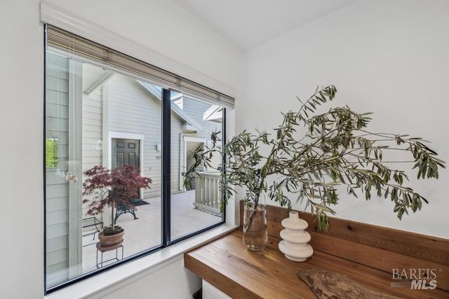 Detail Gallery Image 21 of 35 For 118 Eucalyptus Knoll St, Mill Valley,  CA 94941 - 2 Beds | 2 Baths