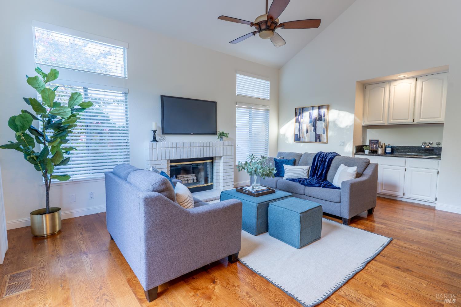 Detail Gallery Image 11 of 37 For 1125 Westview Dr, Napa,  CA 94558 - 5 Beds | 3 Baths