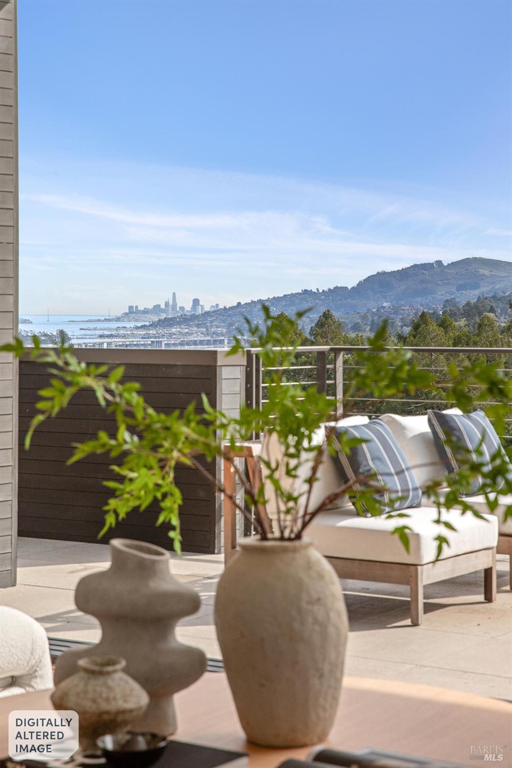 Detail Gallery Image 4 of 43 For 2 Upper Alcatraz Pl, Mill Valley,  CA 94941 - 5 Beds | 5/1 Baths