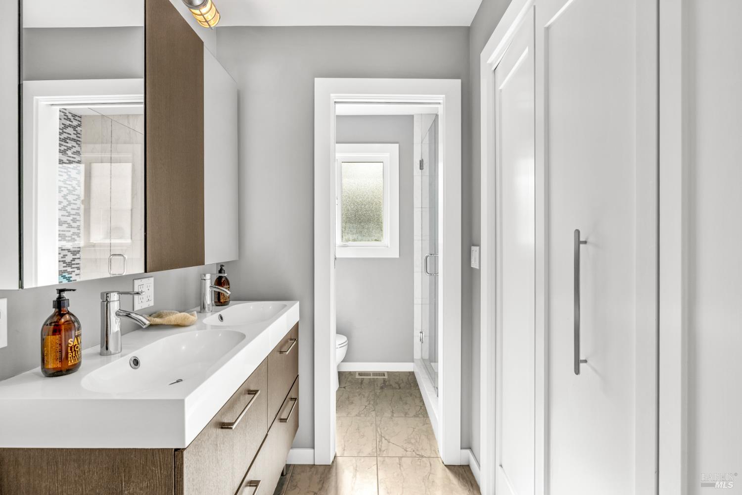 Detail Gallery Image 35 of 55 For 34 Southridge Dr, Tiburon,  CA 94920 - 4 Beds | 3/1 Baths