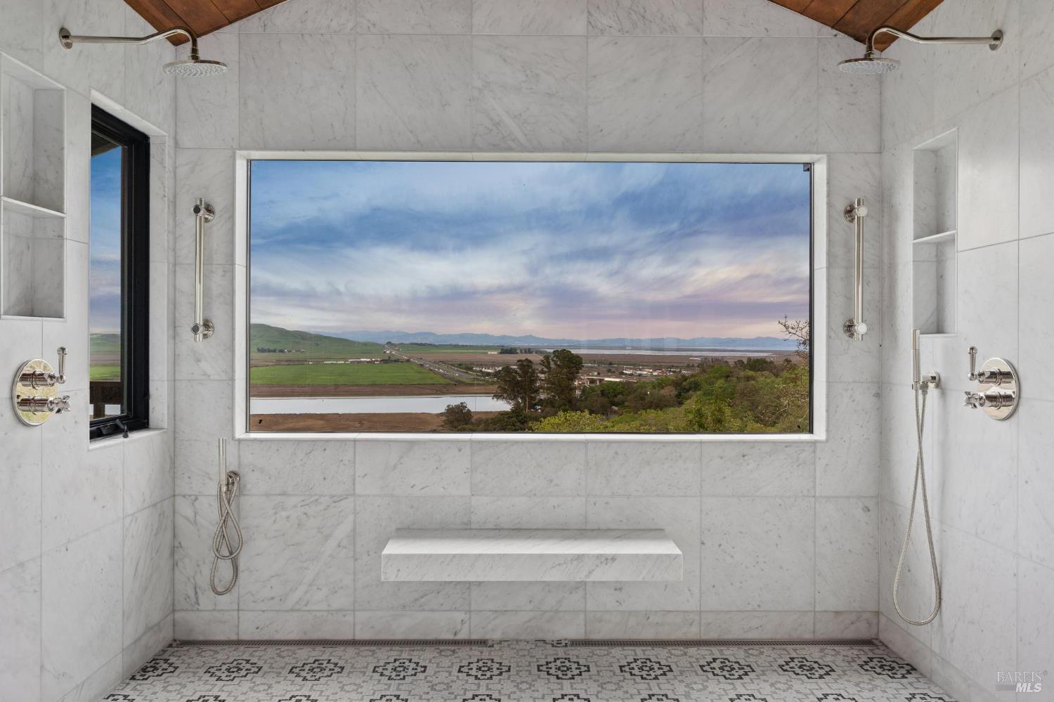 Detail Gallery Image 35 of 66 For 160 Crest Rd, Novato,  CA 94945 - 3 Beds | 3/2 Baths