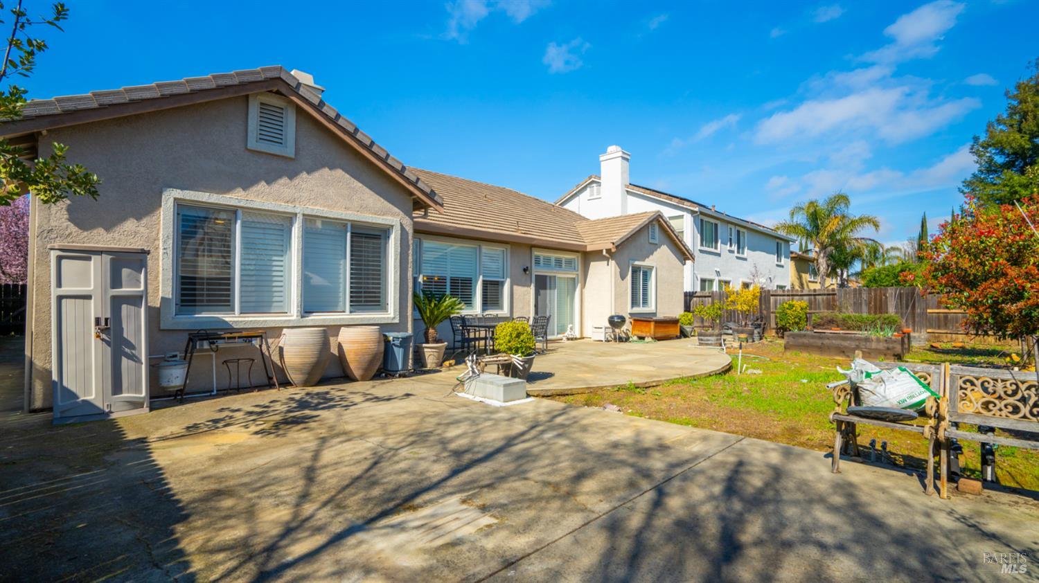Detail Gallery Image 42 of 62 For 1803 Sanger Peak Way, Antioch,  CA 94531 - 4 Beds | 2/1 Baths