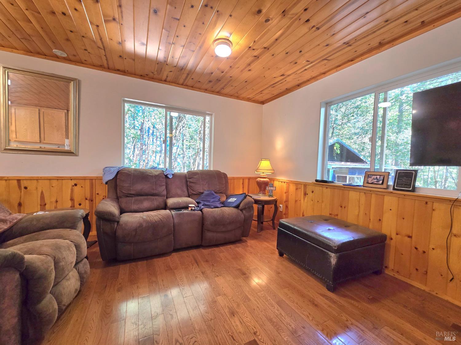 Detail Gallery Image 8 of 31 For 36193 Covelo Rd, Willits,  CA 95490 - 2 Beds | 1 Baths