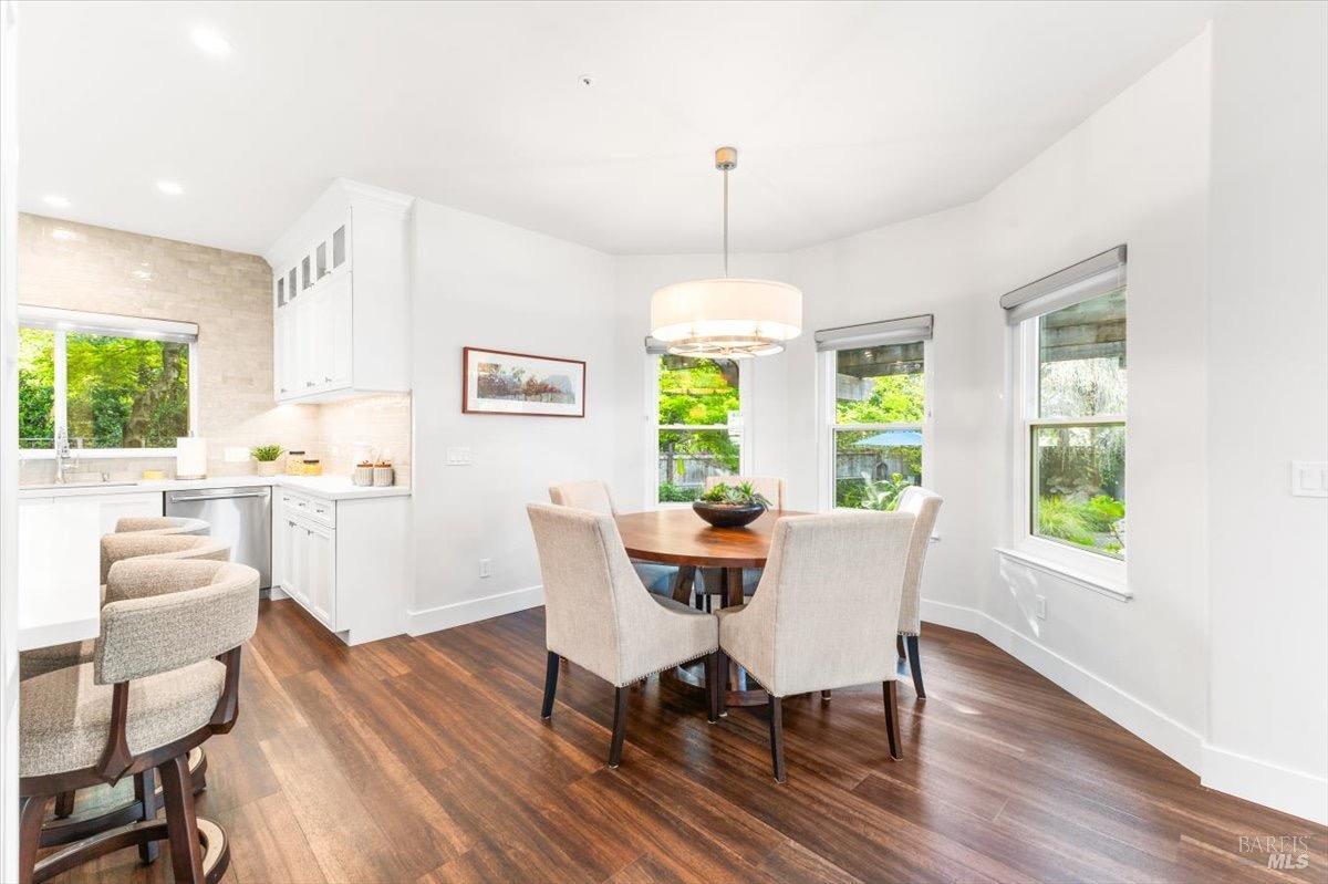 Detail Gallery Image 25 of 96 For 433 Tee Ct, Healdsburg,  CA 95448 - 4 Beds | 3/1 Baths