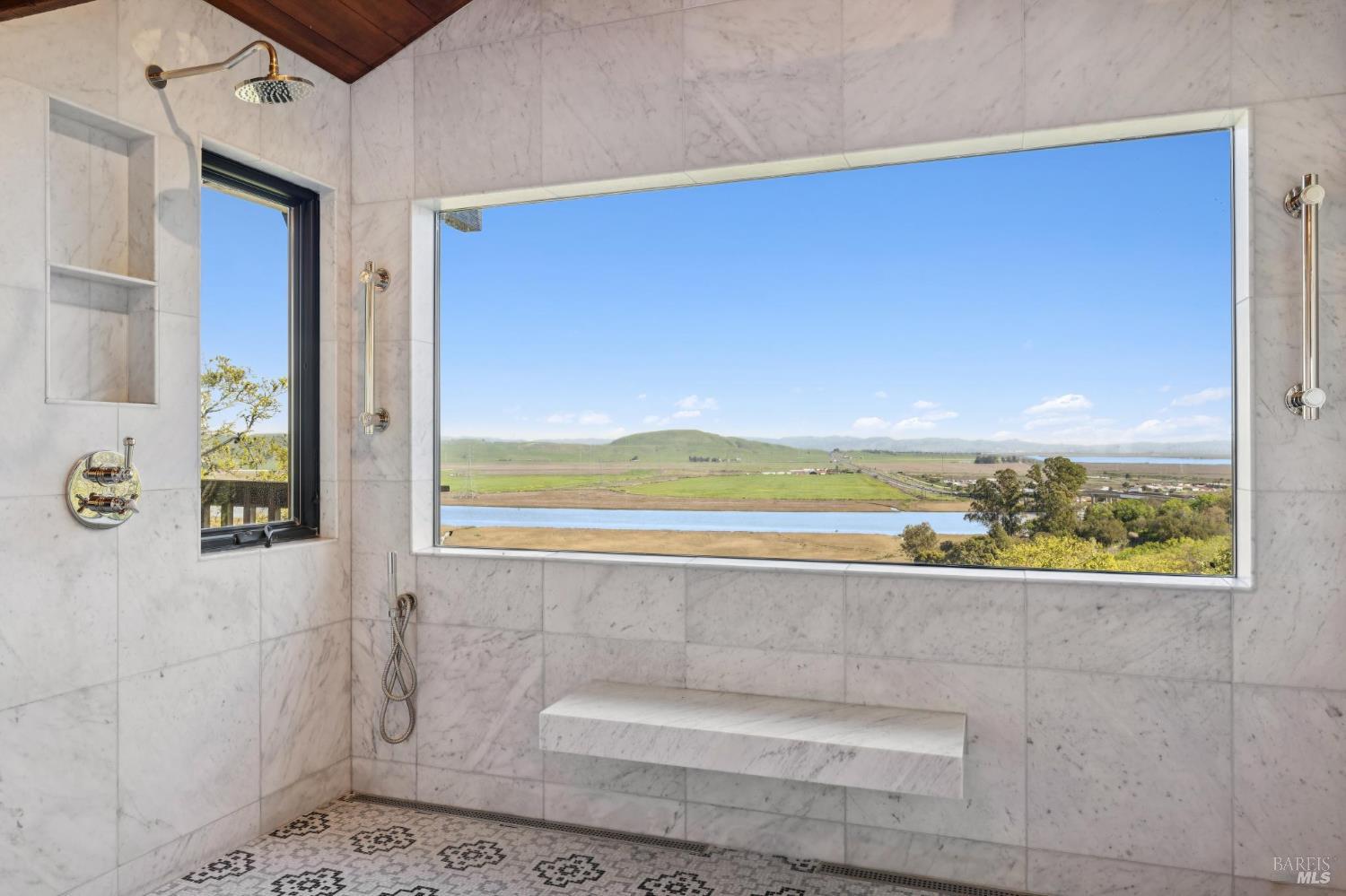 Detail Gallery Image 41 of 66 For 160 Crest Rd, Novato,  CA 94945 - 3 Beds | 3/2 Baths