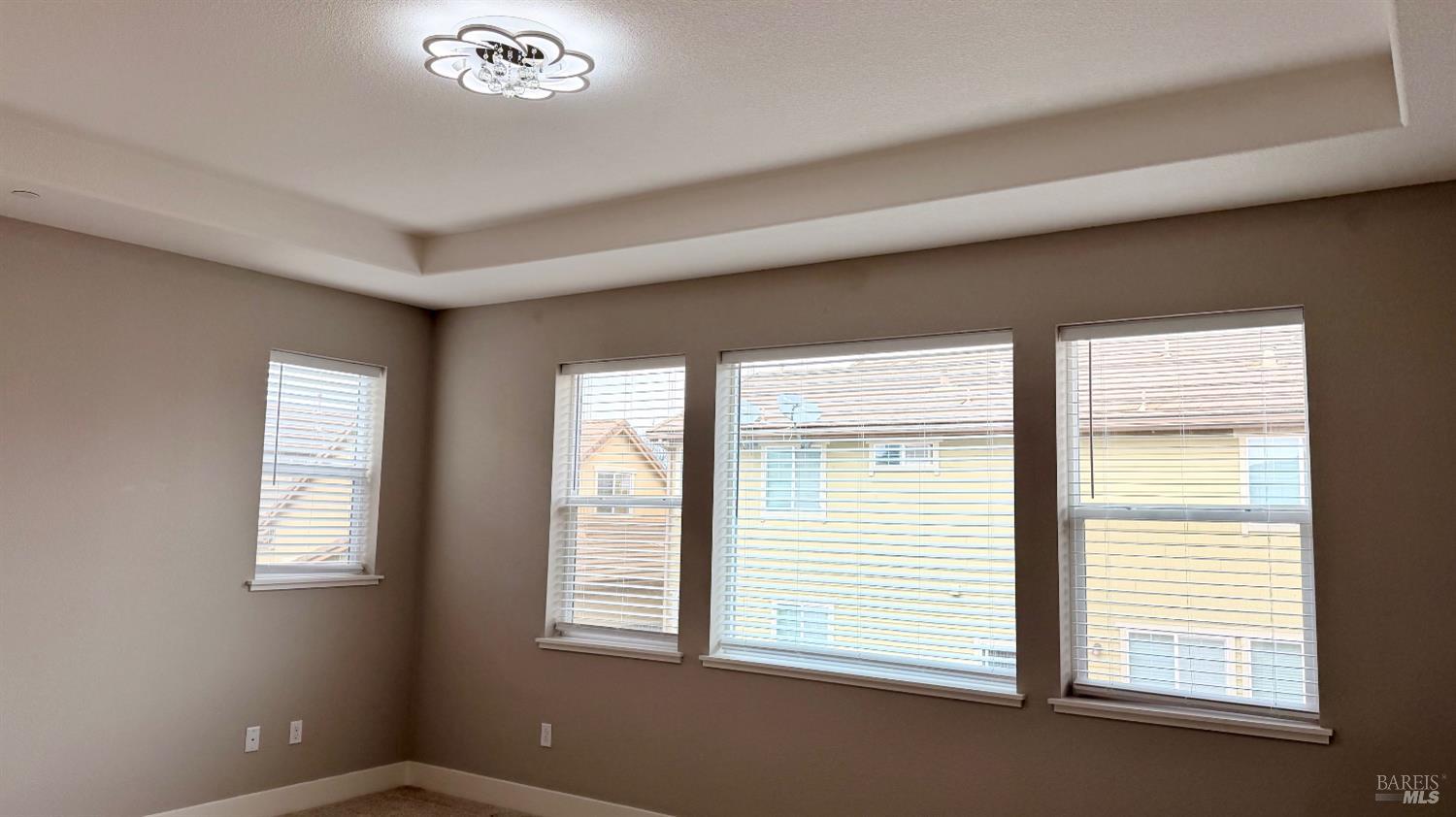 Detail Gallery Image 17 of 49 For 1548 Nightfall Ln, Fairfield,  CA 94533 - 5 Beds | 4 Baths