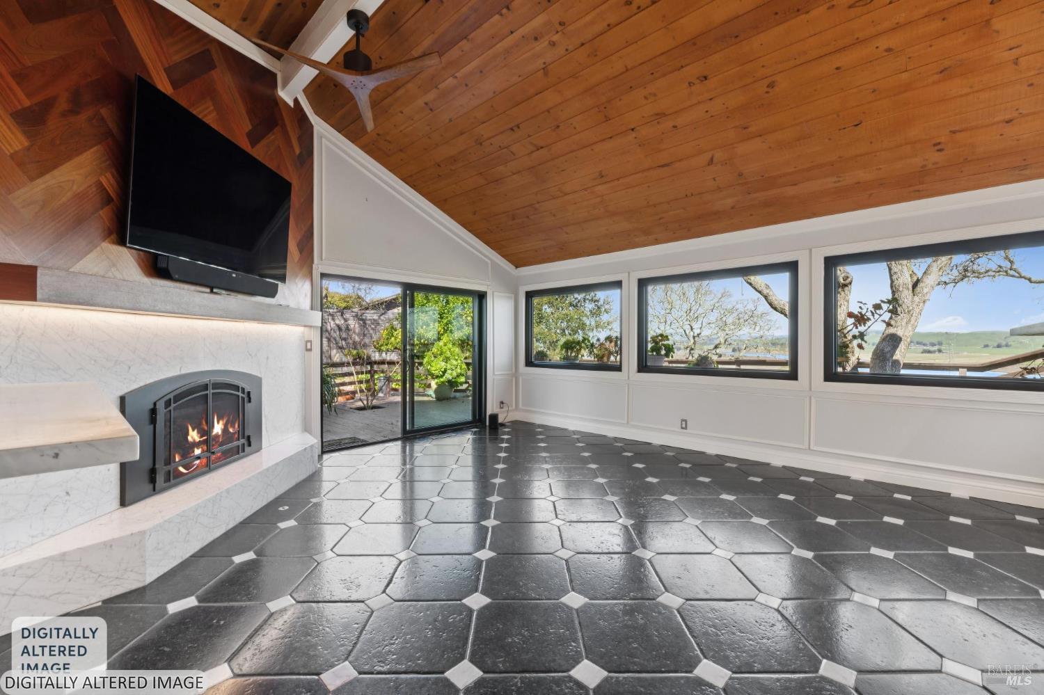 Detail Gallery Image 29 of 66 For 160 Crest Rd, Novato,  CA 94945 - 3 Beds | 3/2 Baths
