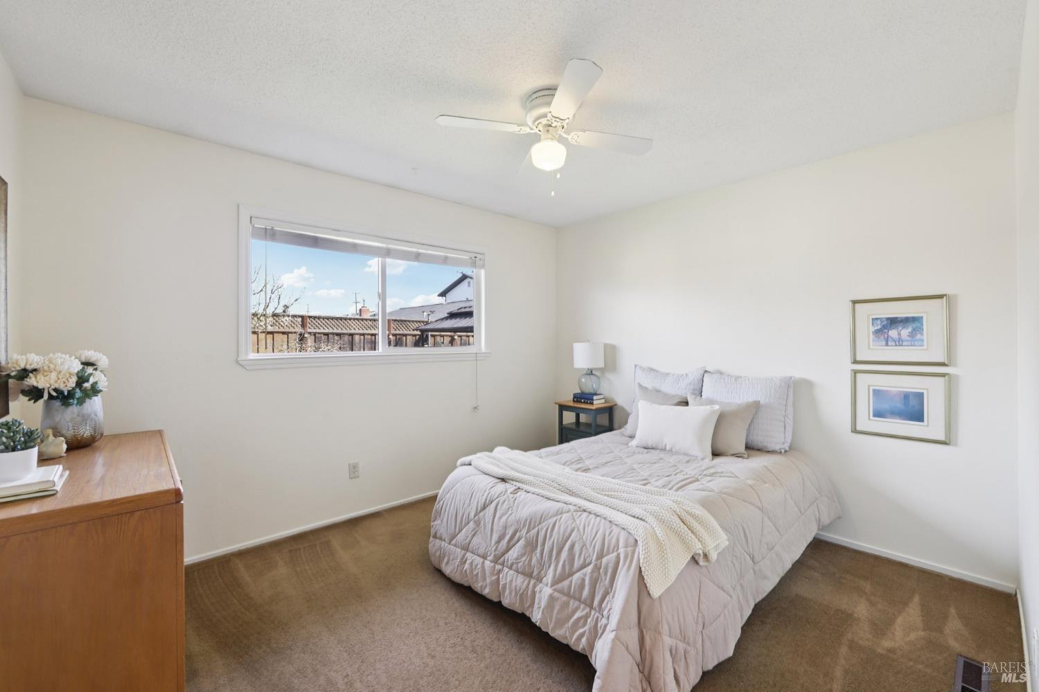 Detail Gallery Image 16 of 27 For 7070 Almond St, Rohnert Park,  CA 94928 - 3 Beds | 2 Baths