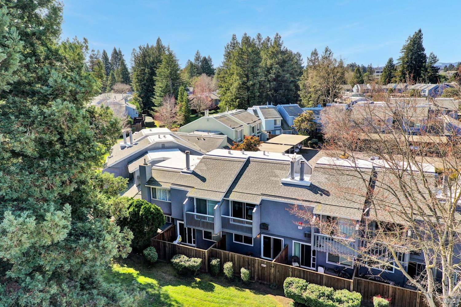 Detail Gallery Image 27 of 33 For 735 Racquet Club Cir, Rohnert Park,  CA 94928 - 2 Beds | 1/1 Baths