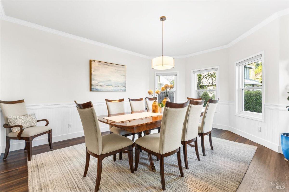 Detail Gallery Image 16 of 96 For 433 Tee Ct, Healdsburg,  CA 95448 - 4 Beds | 3/1 Baths