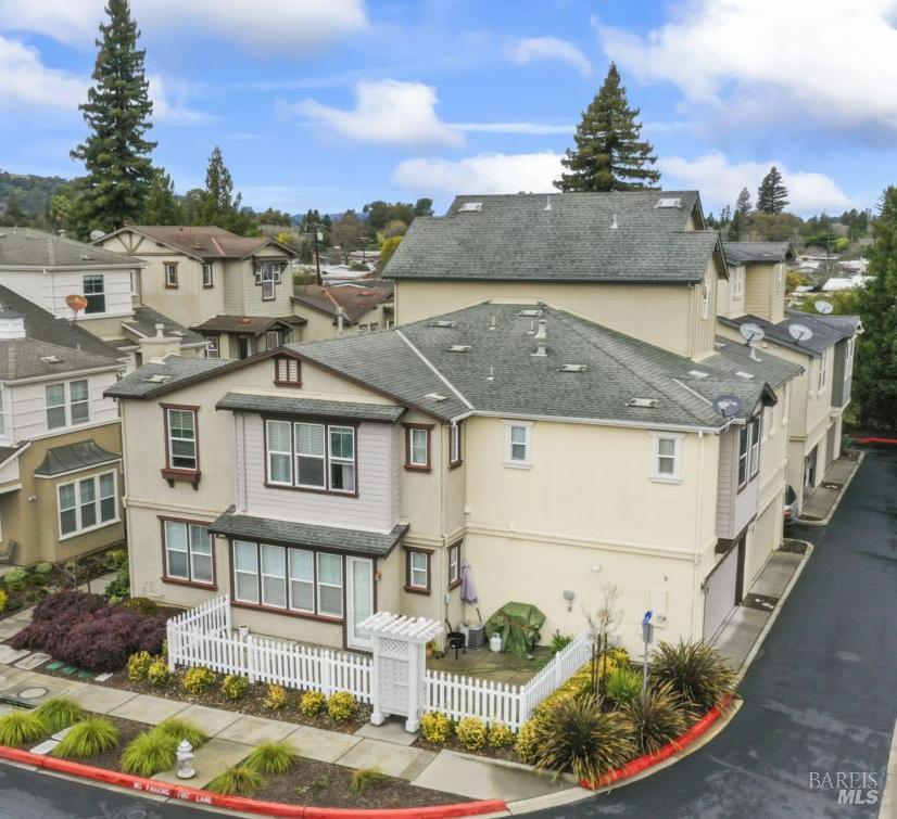 Detail Gallery Image 2 of 25 For 865 Citation Ct, Napa,  CA 94559 - 3 Beds | 2/1 Baths