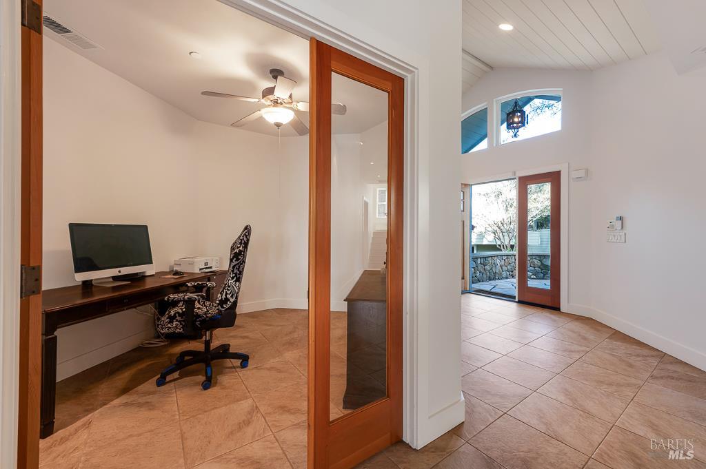 Detail Gallery Image 4 of 39 For 801 Samantha Ct, Healdsburg,  CA 95448 - 5 Beds | 4 Baths