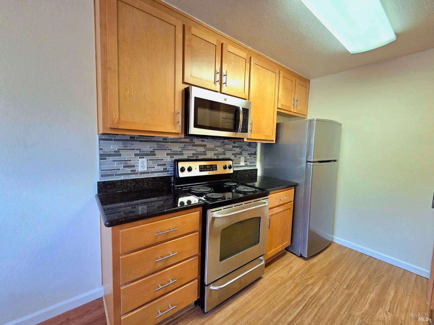 Detail Gallery Image 2 of 16 For 900 Cambridge Dr #122,  Benicia,  CA 94510 - 2 Beds | 1 Baths