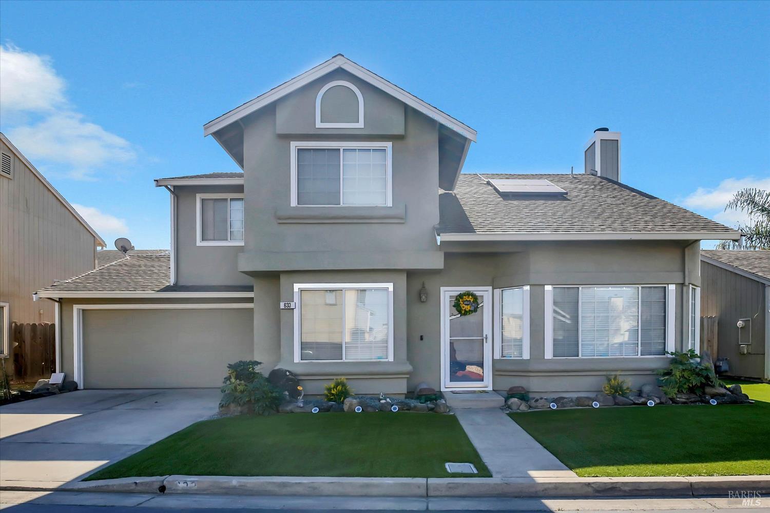 Detail Gallery Image 2 of 49 For 633 Country Ln, Oakley,  CA 94561 - 4 Beds | 2/1 Baths