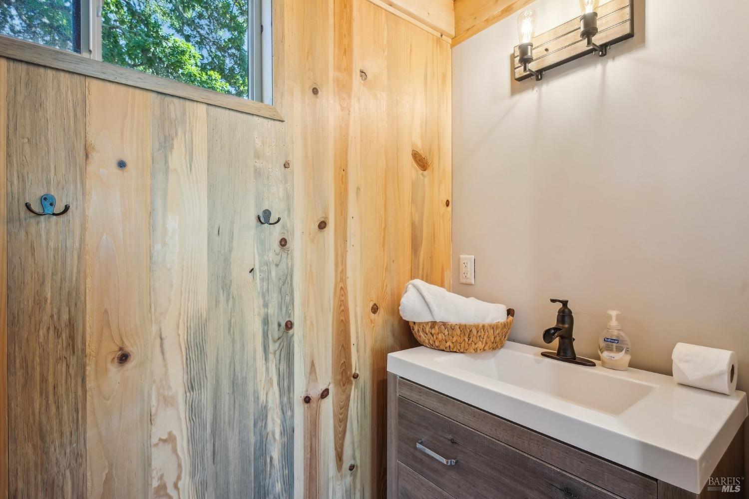 Detail Gallery Image 76 of 88 For 1500 Morningside Mtn Rd, Glen Ellen,  CA 95442 - 3 Beds | 4 Baths