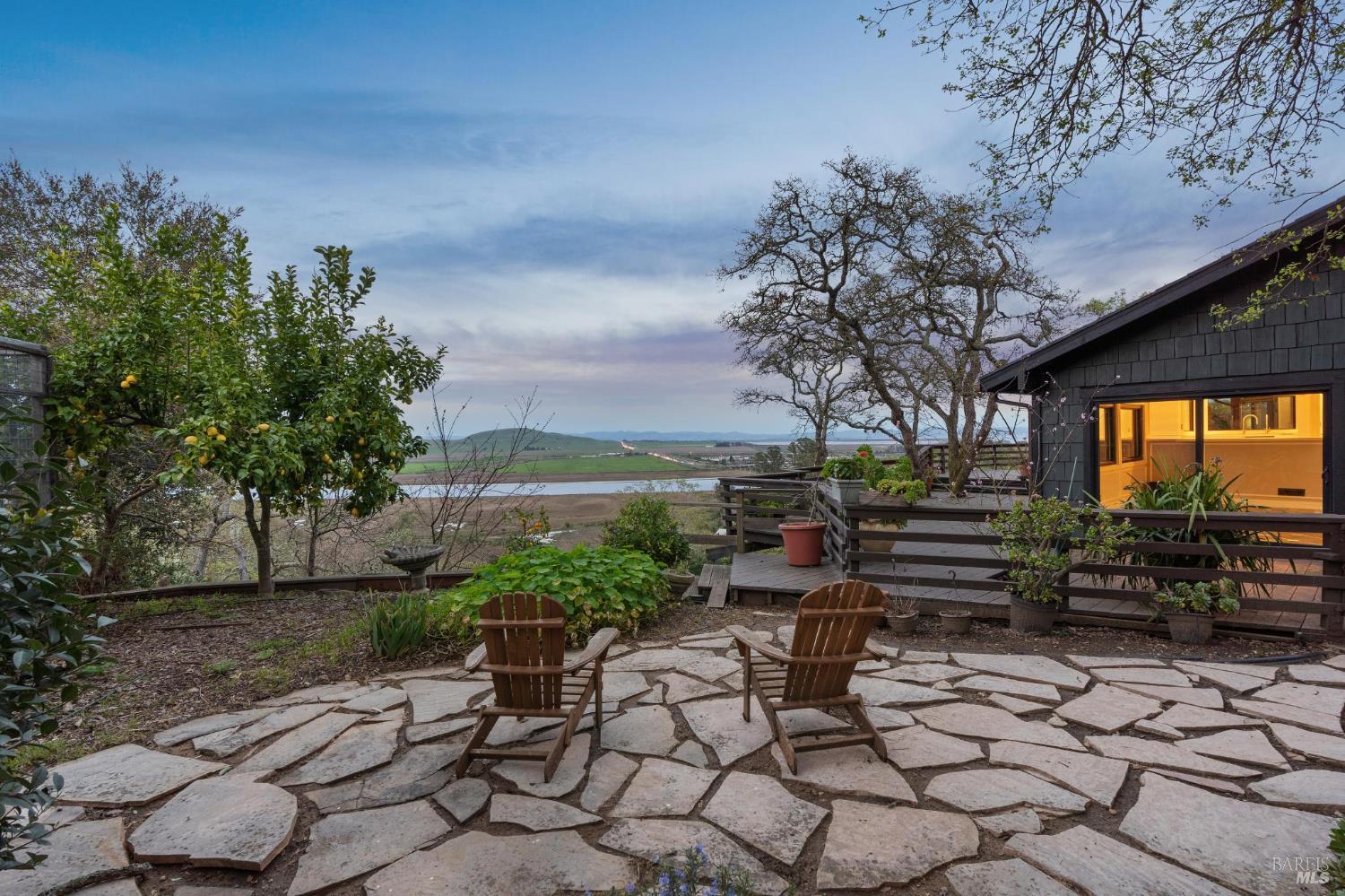 Detail Gallery Image 54 of 66 For 160 Crest Rd, Novato,  CA 94945 - 3 Beds | 3/2 Baths