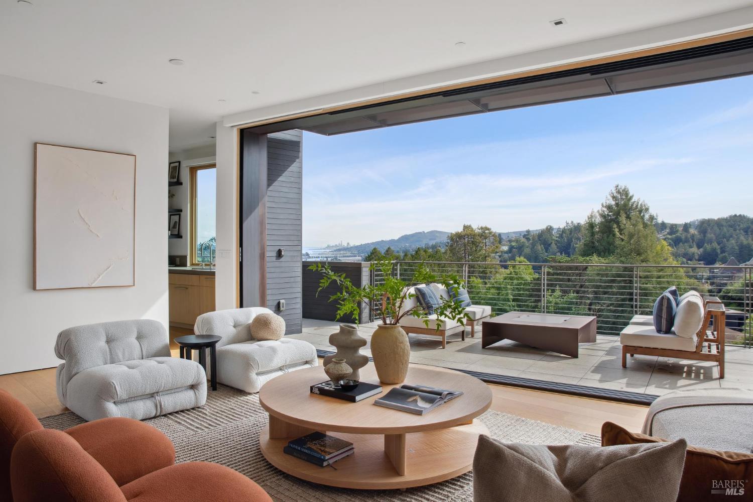 Detail Gallery Image 2 of 43 For 2 Upper Alcatraz Pl, Mill Valley,  CA 94941 - 5 Beds | 5/1 Baths