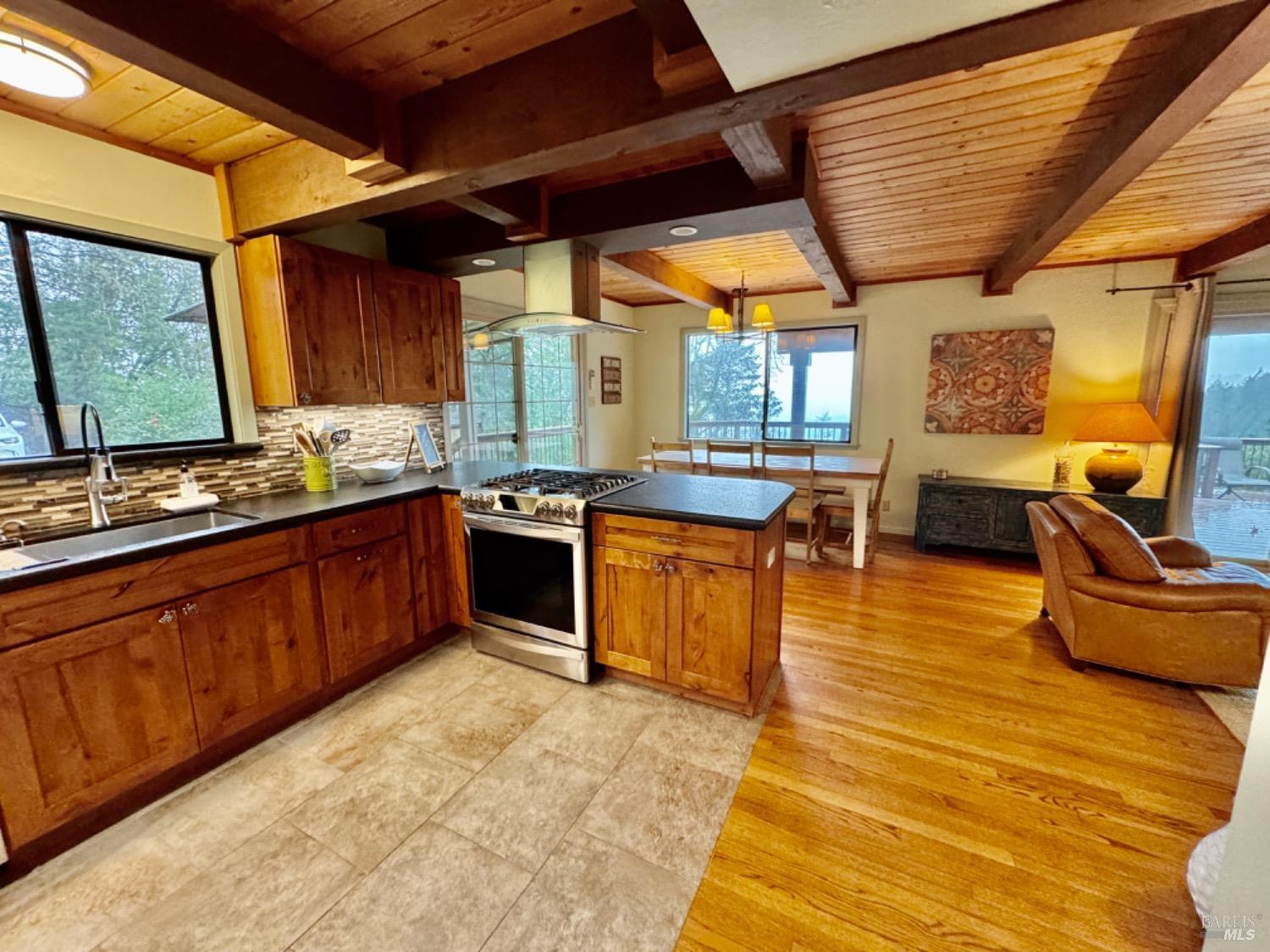 Detail Gallery Image 13 of 51 For 4405 Lake County Hwy, Calistoga,  CA 94515 - 3 Beds | 2 Baths