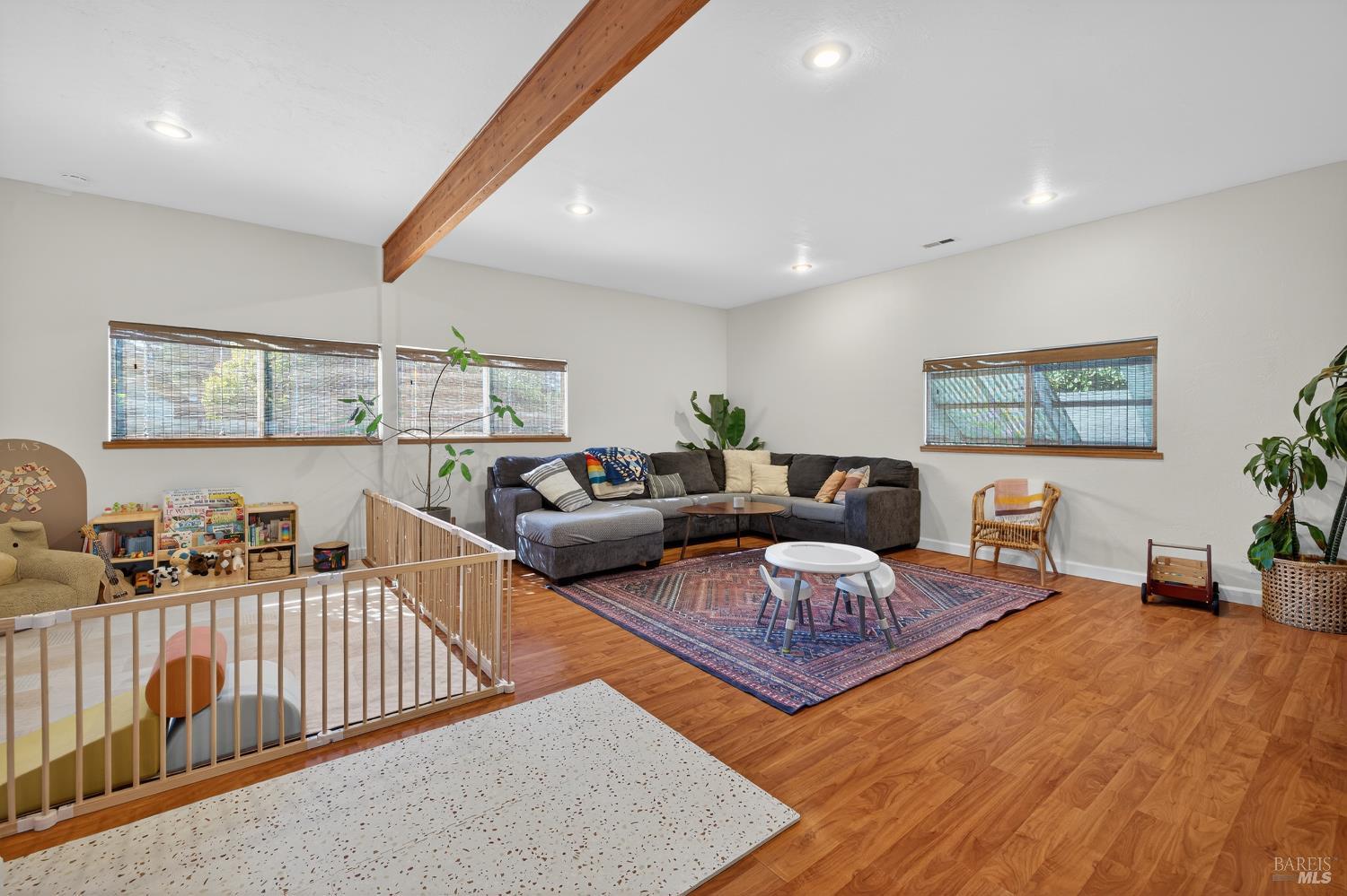 Detail Gallery Image 21 of 51 For 445 Marshall Ave, Petaluma,  CA 94952 - 3 Beds | 2 Baths