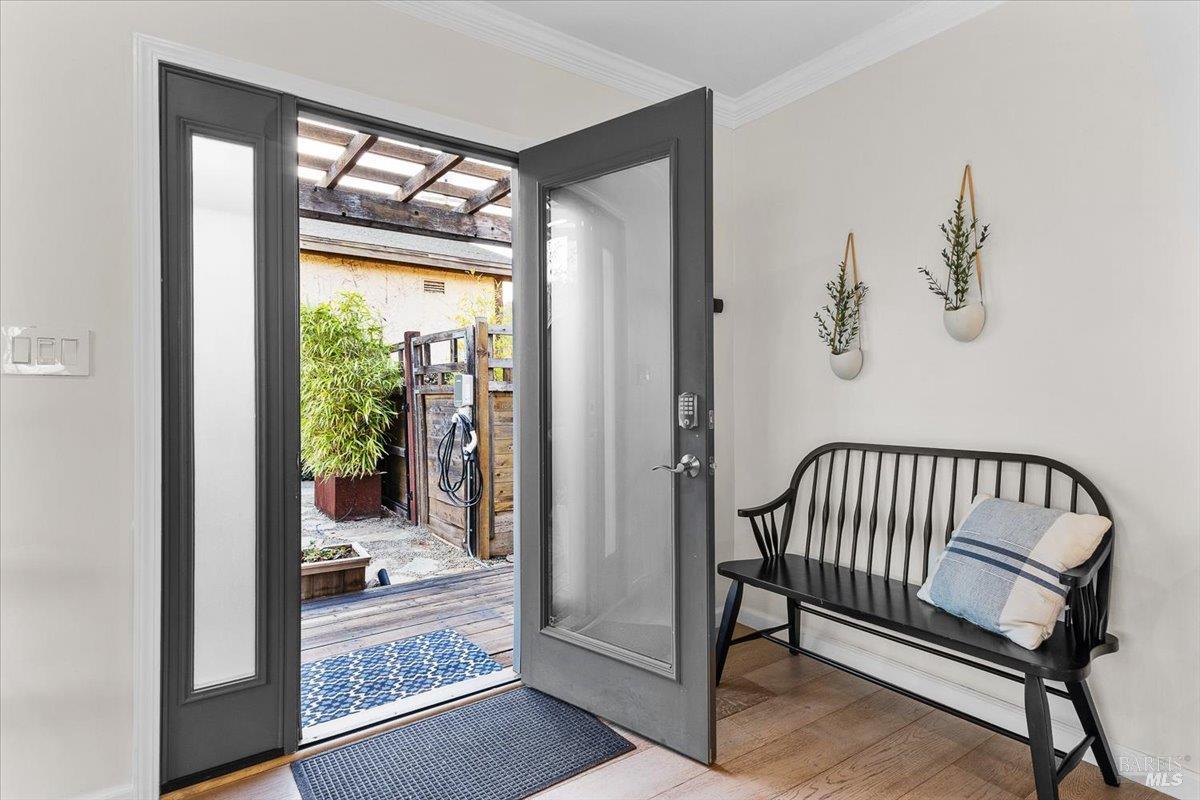 Detail Gallery Image 3 of 36 For 75 Ca-128 Hwy, Geyserville,  CA 95441 - 3 Beds | 2 Baths