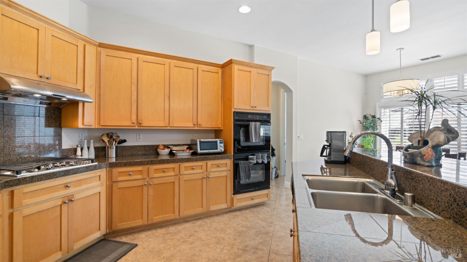 Detail Gallery Image 17 of 62 For 1803 Sanger Peak Way, Antioch,  CA 94531 - 4 Beds | 2/1 Baths
