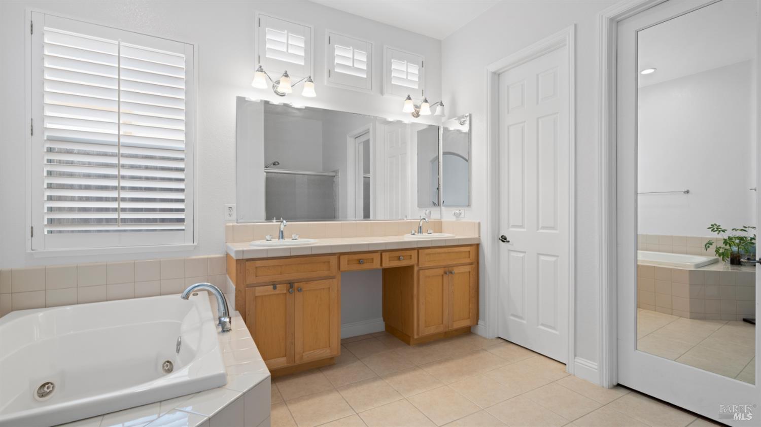 Detail Gallery Image 27 of 62 For 1803 Sanger Peak Way, Antioch,  CA 94531 - 4 Beds | 2/1 Baths